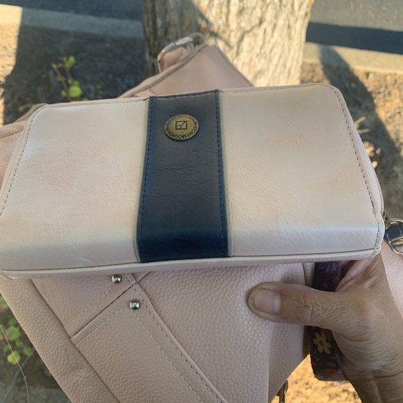 Stone Mountain Accessories Beige and Dark Blue Wallet - Picture 5 of 7